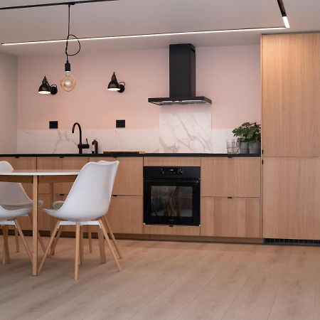 Tastefull And Modern Apartment With Parking Tromsø Zewnętrze zdjęcie