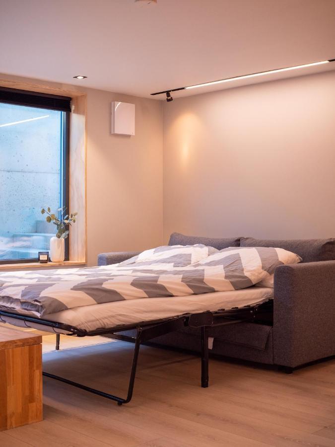 Tastefull And Modern Apartment With Parking Tromsø Zewnętrze zdjęcie